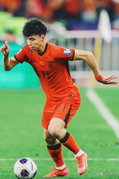 AG体育-关于日本1-0韩国！卫冕东亚杯+3次夺冠超国足，30岁混血射手5球夺金靴的信息